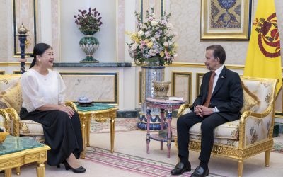His Majesty Receives Outgoing Foreign Envoys