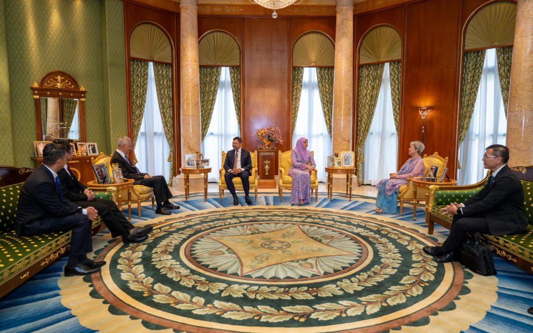Crown Prince receives Singapore Senior Minister