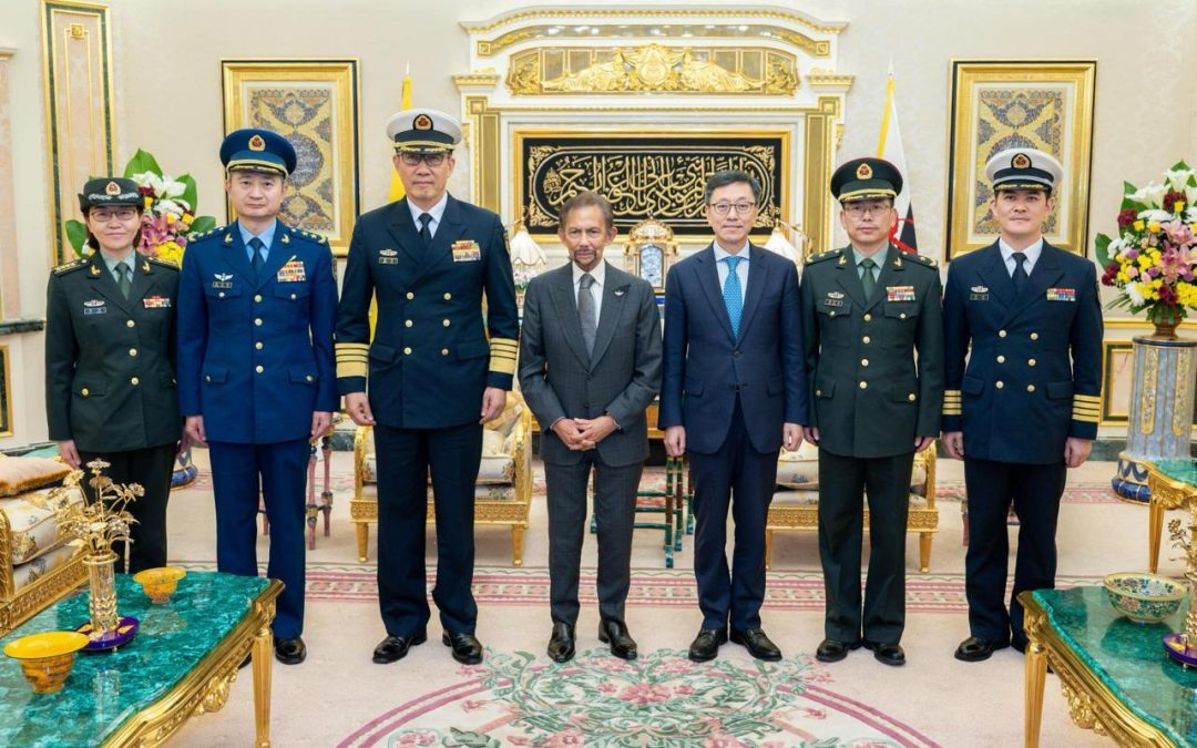 His Majesty received in audience with China Defence Minister