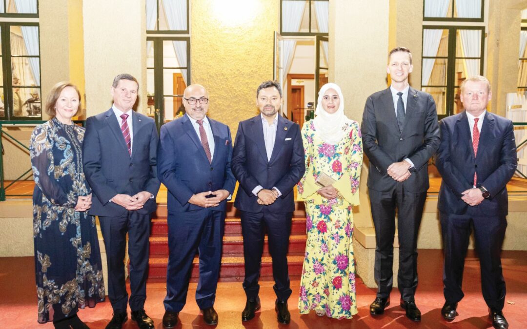 Royalty attend dinner hosted by Australian Defence Force chief